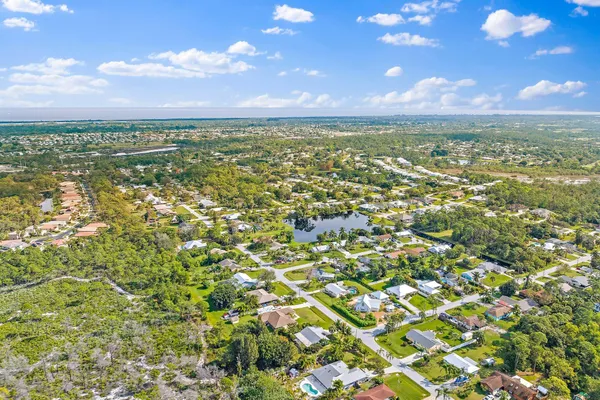 $2,800 | 5854 Southeast Orange Blossom Trail, Hobe Sound, FL 33455