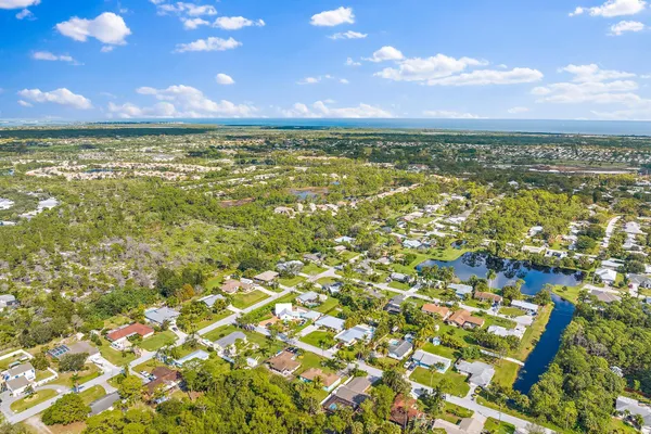 $2,800 | 5854 Southeast Orange Blossom Trail, Hobe Sound, FL 33455