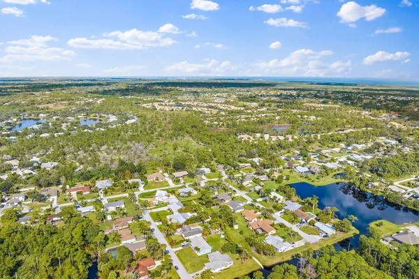 $2,800 | 5854 Southeast Orange Blossom Trail, Hobe Sound, FL 33455