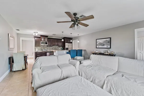 $2,800 | 5854 Southeast Orange Blossom Trail, Hobe Sound, FL 33455