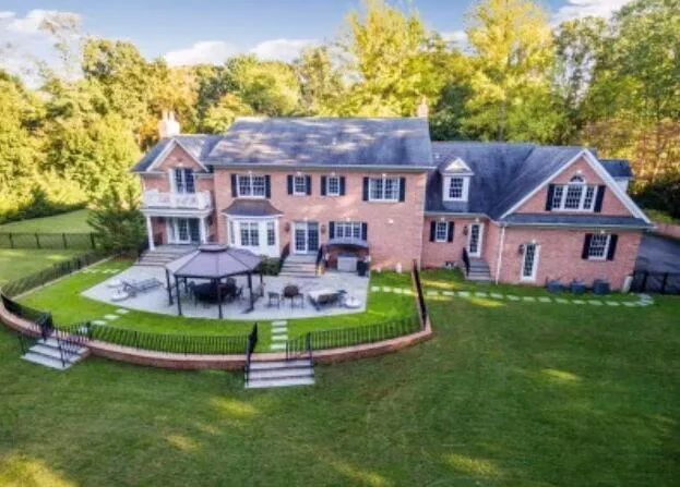 $3,749,000 | 1616 Stewart Lane, Syosset, NY 11791