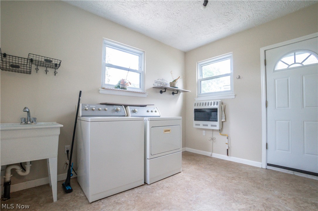 6822 Franke Road Middleburg Heights, OH 44130 - Photo 12 of 33