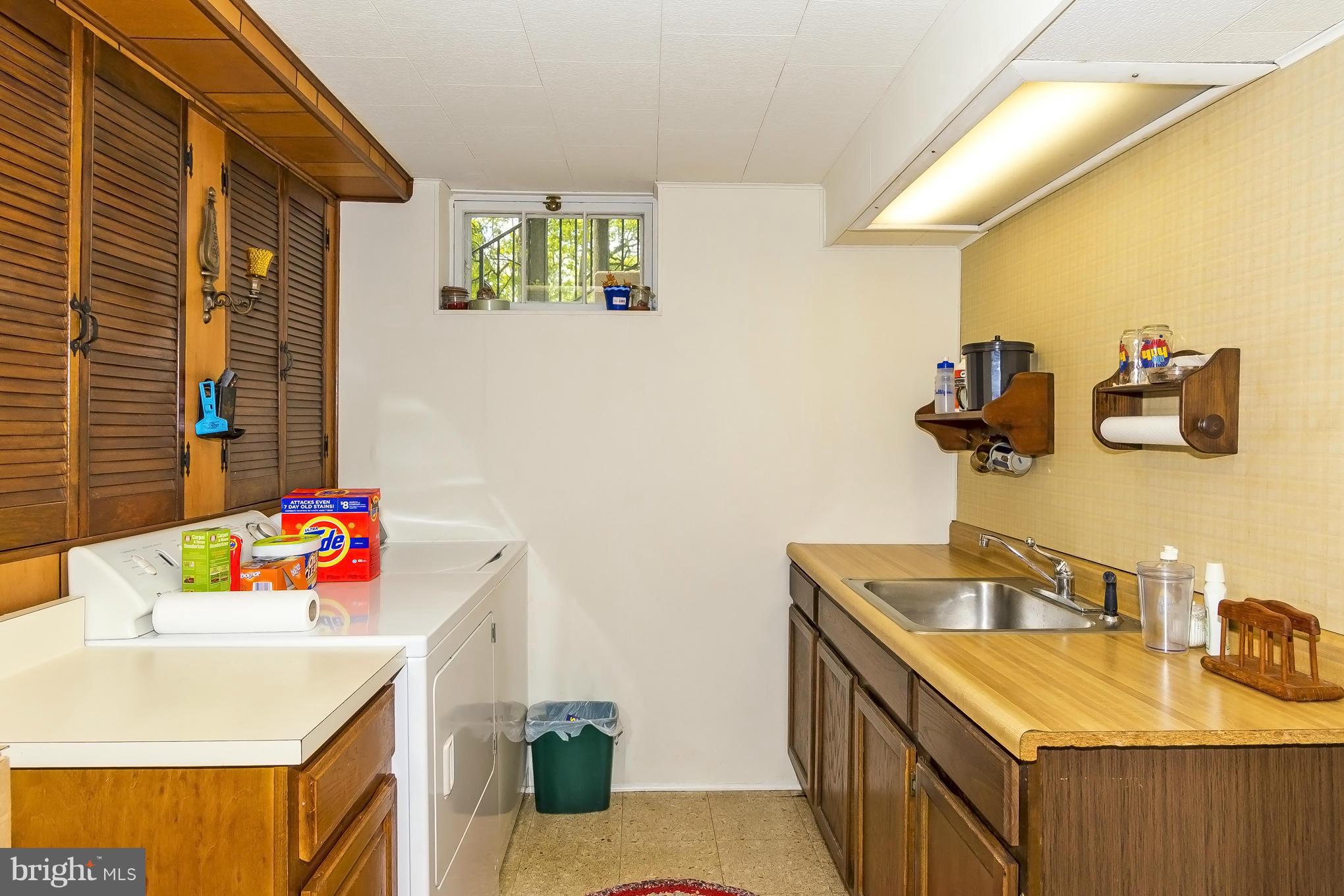 4725 Roundhill Road Ellicott City, MD 21043 - Photo 17 of 30 Interior (General)
