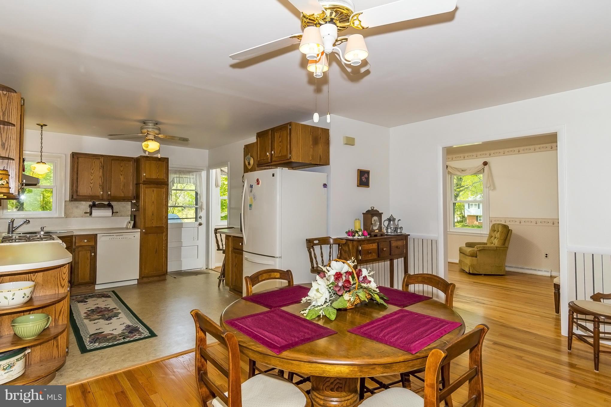 4725 Roundhill Road Ellicott City, MD 21043 - Photo 23 of 30 Dining Room