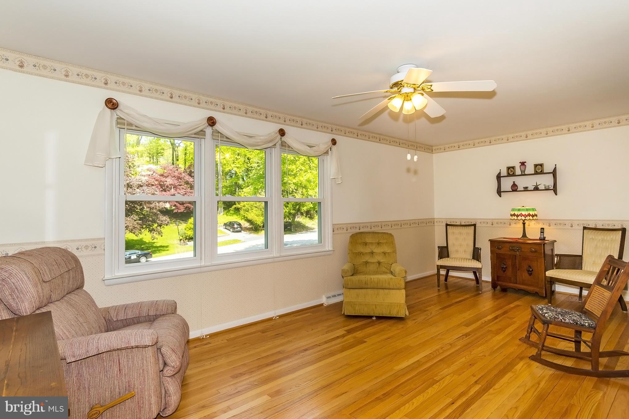 4725 Roundhill Road Ellicott City, MD 21043 - Photo 5 of 30 Living Room