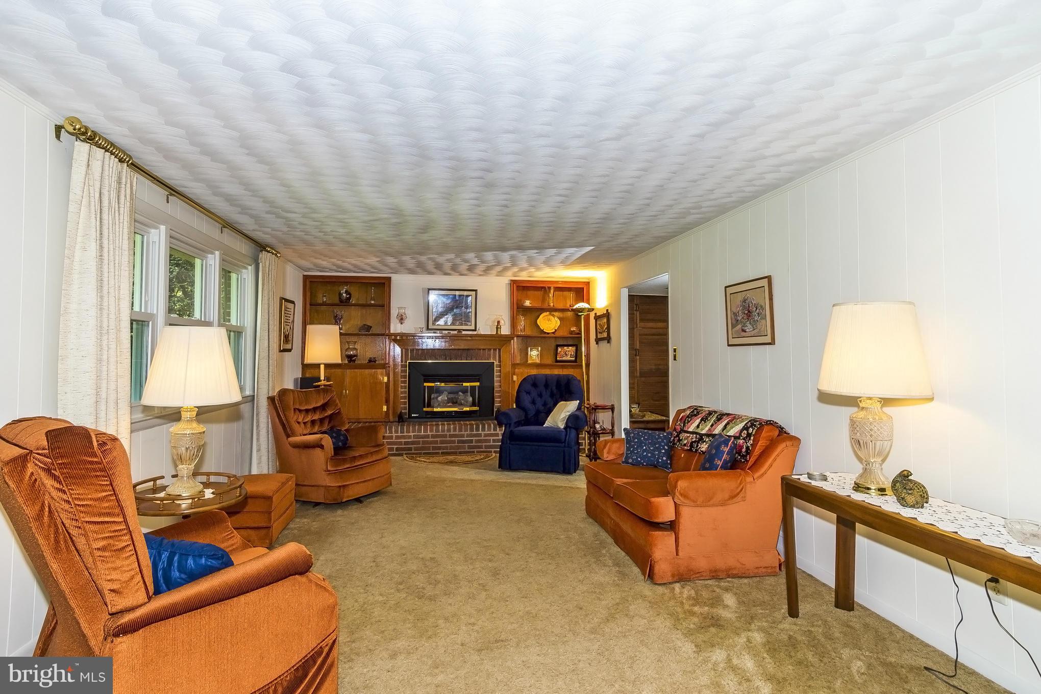 4725 Roundhill Road Ellicott City, MD 21043 - Photo 10 of 30 Family Room