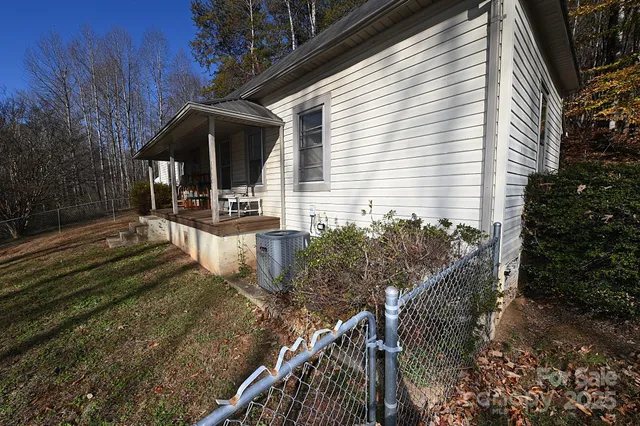 a view of backyard of house