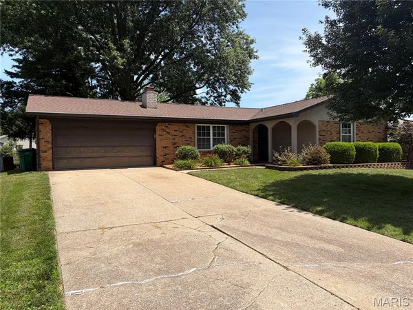 $299,000 | 104 San Mateo Drive, Belleville, IL 62221