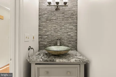 $350,000 | 970 Central Hills Lane, Hyattsville, MD 20785