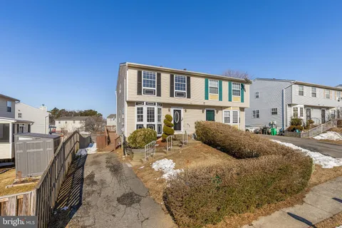 $350,000 | 970 Central Hills Lane, Hyattsville, MD 20785