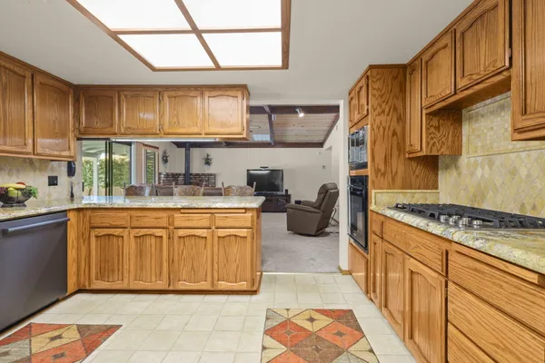 $595,000 | 7501 Fiesta Way, Redding, CA 96002