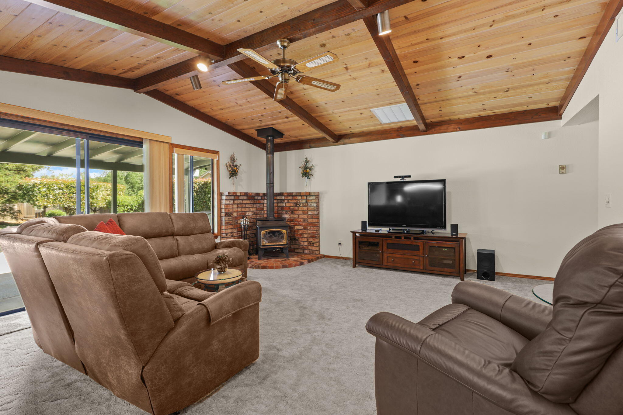 7501 Fiesta Way Redding, CA 96002 - Photo 14 of 66 48-web-or-mls-8Q0A0238_1