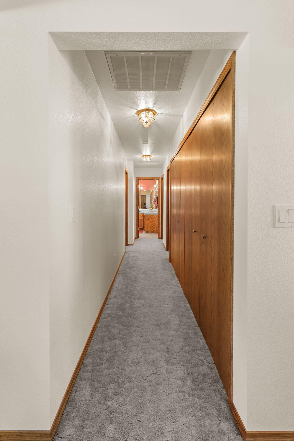 7501 Fiesta Way Redding, CA 96002 - Photo 23 of 66 53-web-or-mls-8Q0A0283