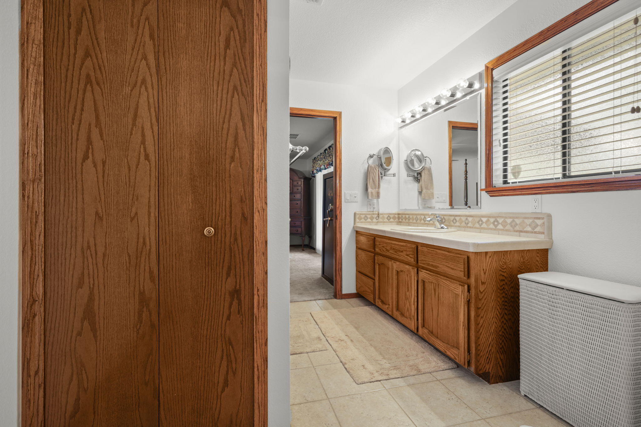 7501 Fiesta Way Redding, CA 96002 - Photo 27 of 66 68-web-or-mls-8Q0A0408 (1)