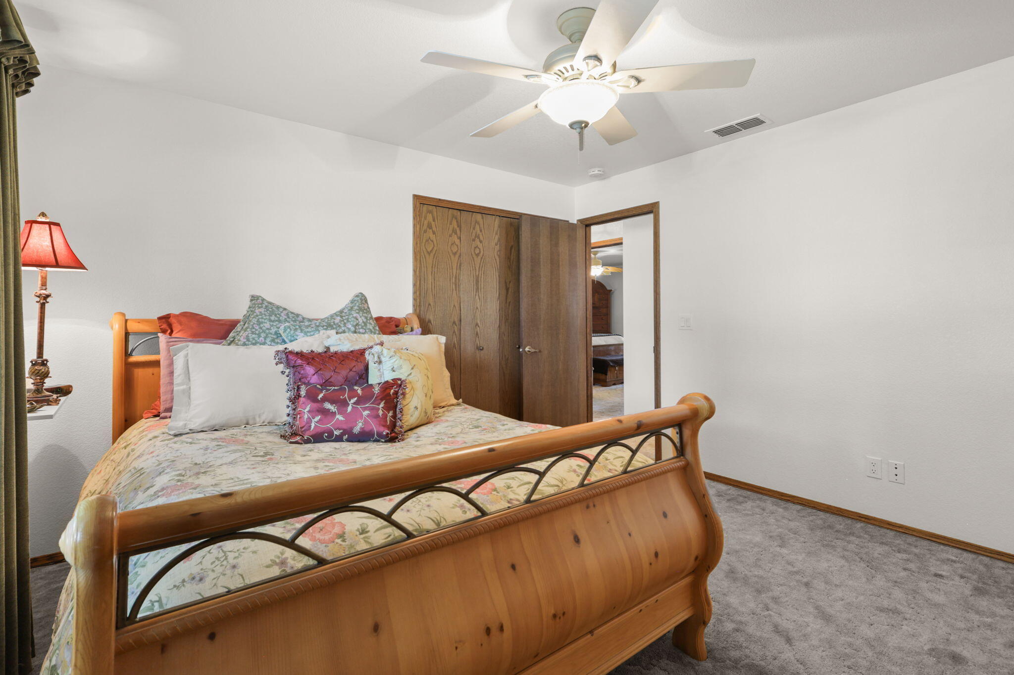 7501 Fiesta Way Redding, CA 96002 - Photo 32 of 66 59-web-or-mls-8Q0A0333