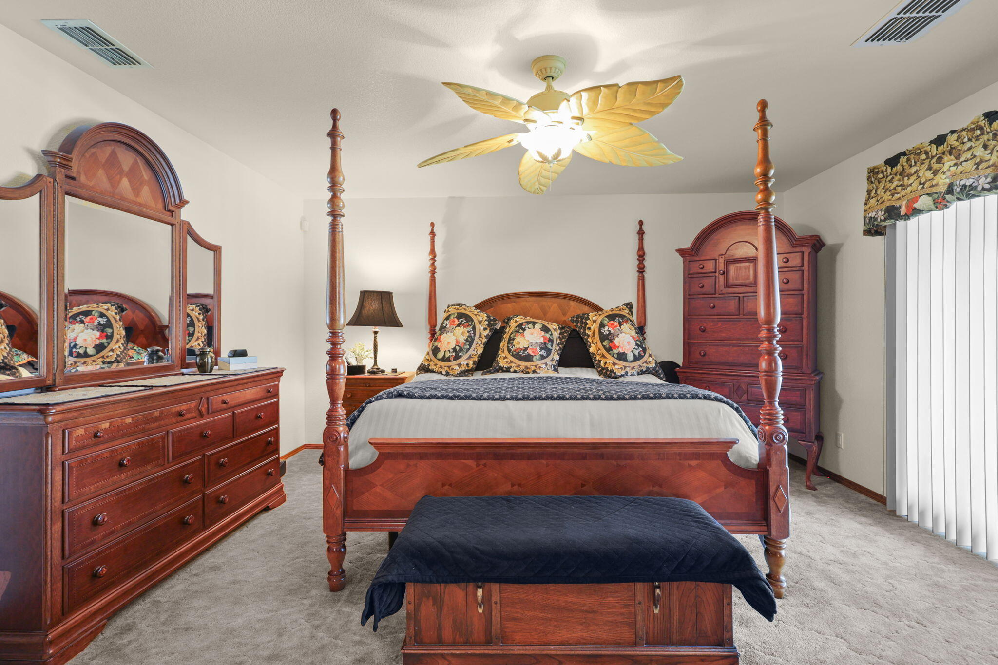 7501 Fiesta Way Redding, CA 96002 - Photo 33 of 66 60-web-or-mls-8Q0A0338_1