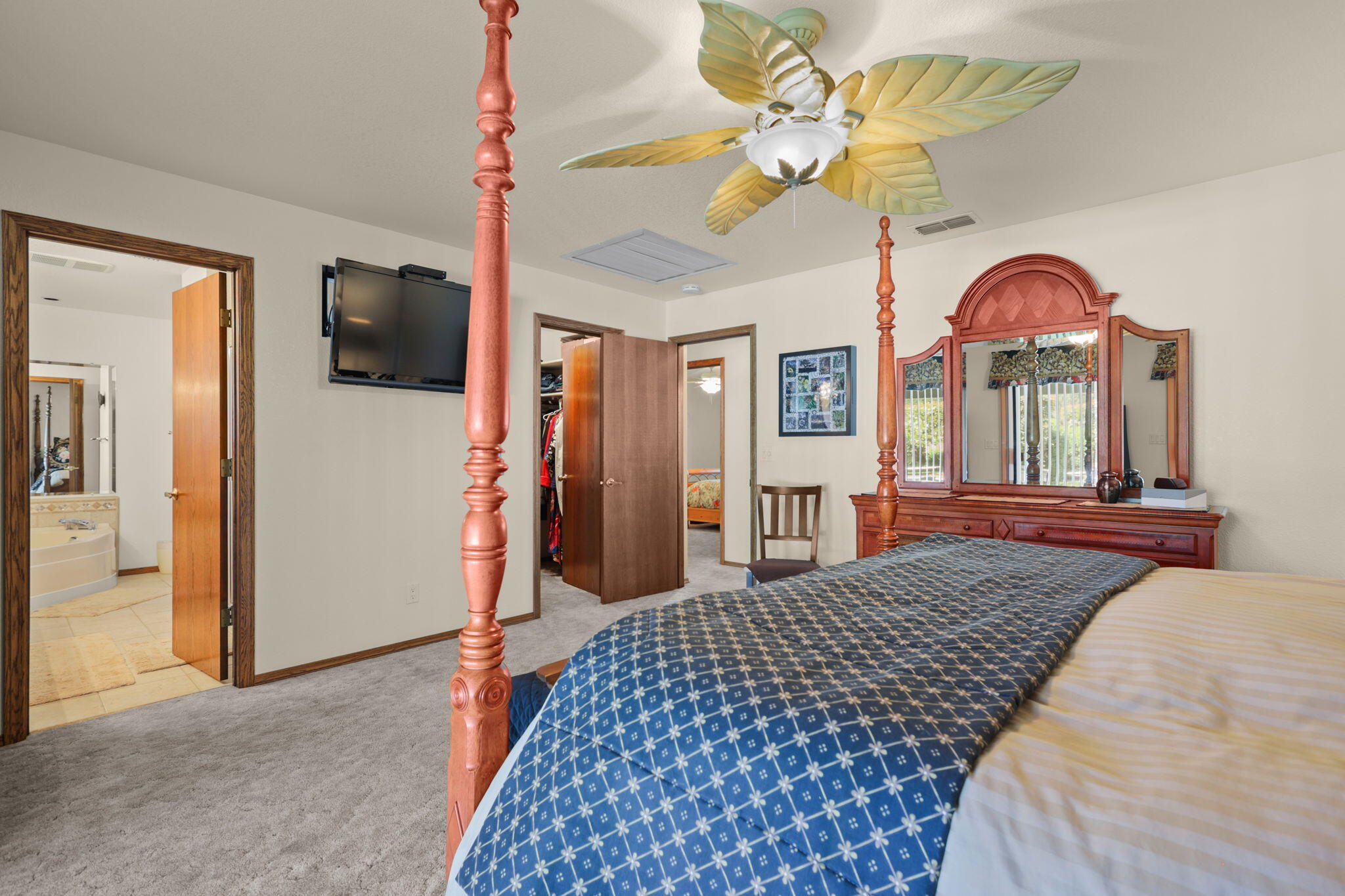 7501 Fiesta Way Redding, CA 96002 - Photo 35 of 66 62-web-or-mls-8Q0A0358_1