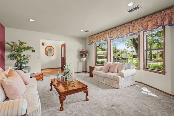 $595,000 | 7501 Fiesta Way, Redding, CA 96002