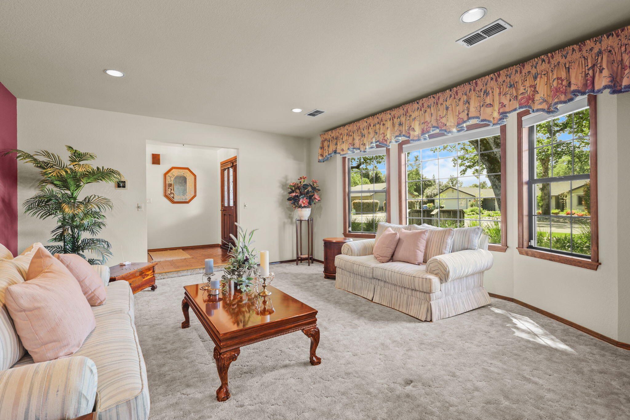 7501 Fiesta Way Redding, CA 96002 - Photo 6 of 66 34-web-or-mls-8Q0A0103_1