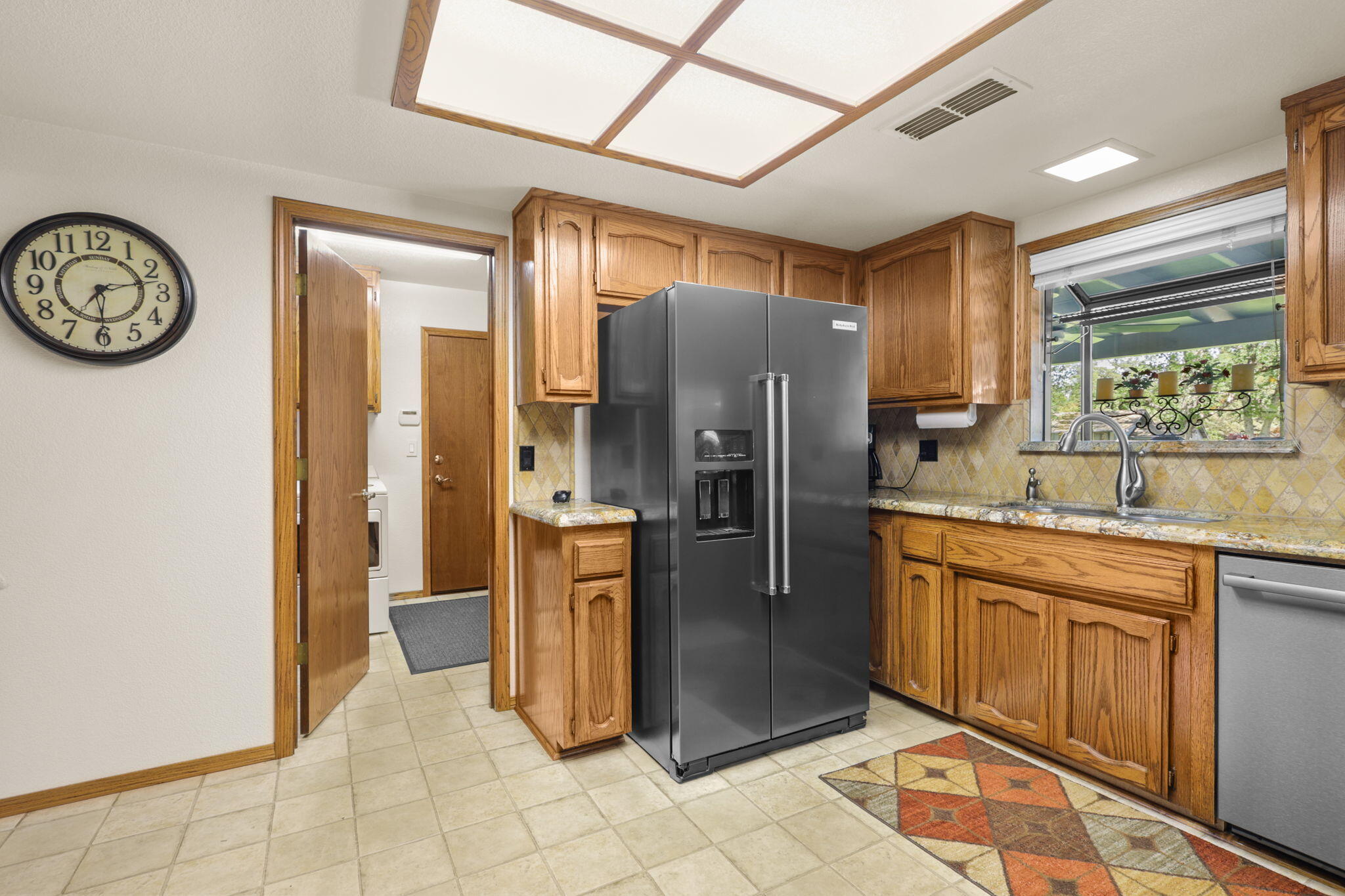 7501 Fiesta Way Redding, CA 96002 - Photo 10 of 66 41-web-or-mls-8Q0A0178