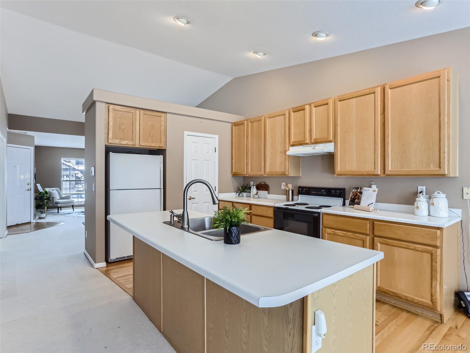 9349 Desert Willow Road Highlands Ranch, CO 80129 - Photo 7 of 23 Gallery Image 7