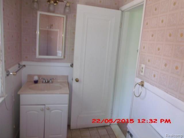 8847 Farmbrook Street Detroit, MI 48224 - Photo 7 of 16