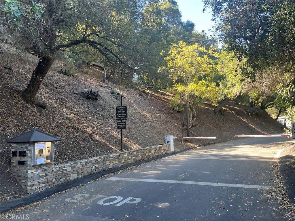 9625 Oak Pass Road Beverly Hills, CA 90210 - Photo 27 of 30