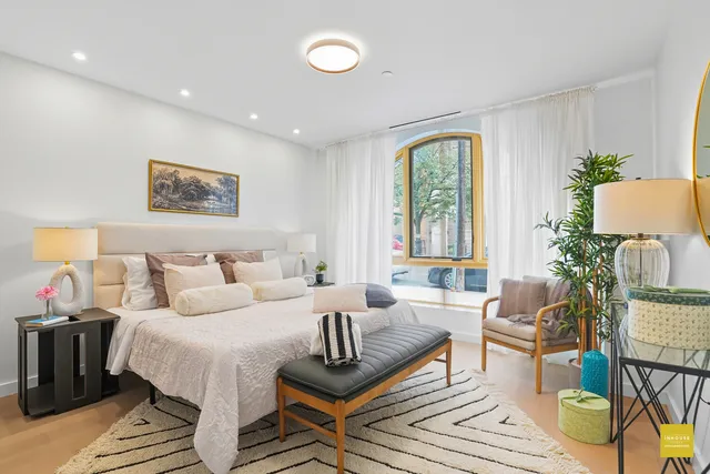 $2,249,000 | 19 North Henry Street, Unit 1B | Williamsburg