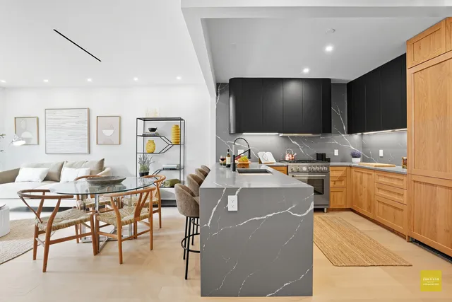 $2,249,000 | 19 North Henry Street, Unit 1B | Williamsburg