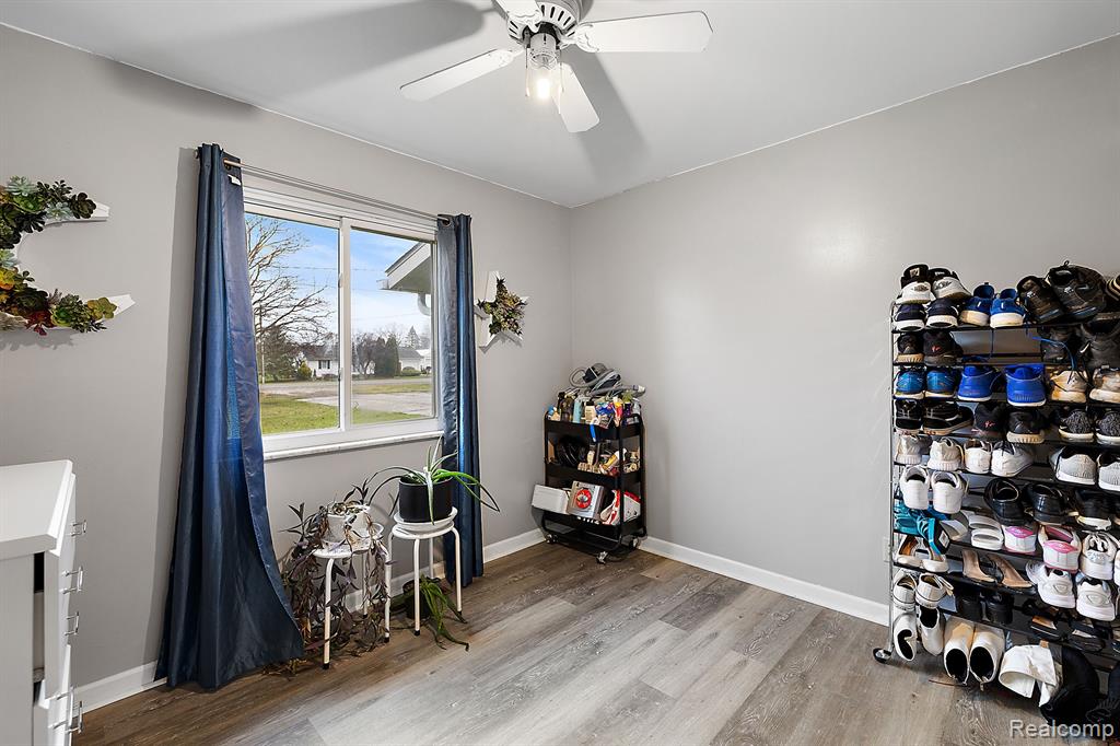 10466 Beecher Road Flushing, MI 48433 - Photo 23 of 37