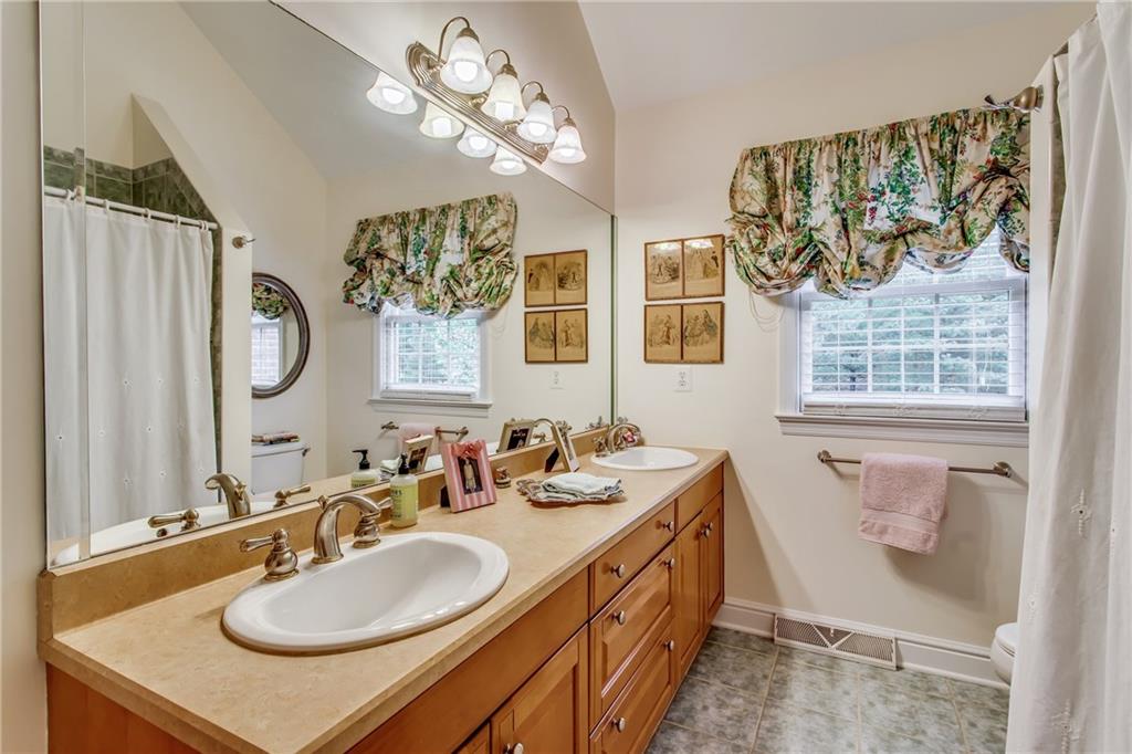 514 Farndale Road Pittsburgh, PA 15215 - Photo 21 of 25 Gallery Image 21