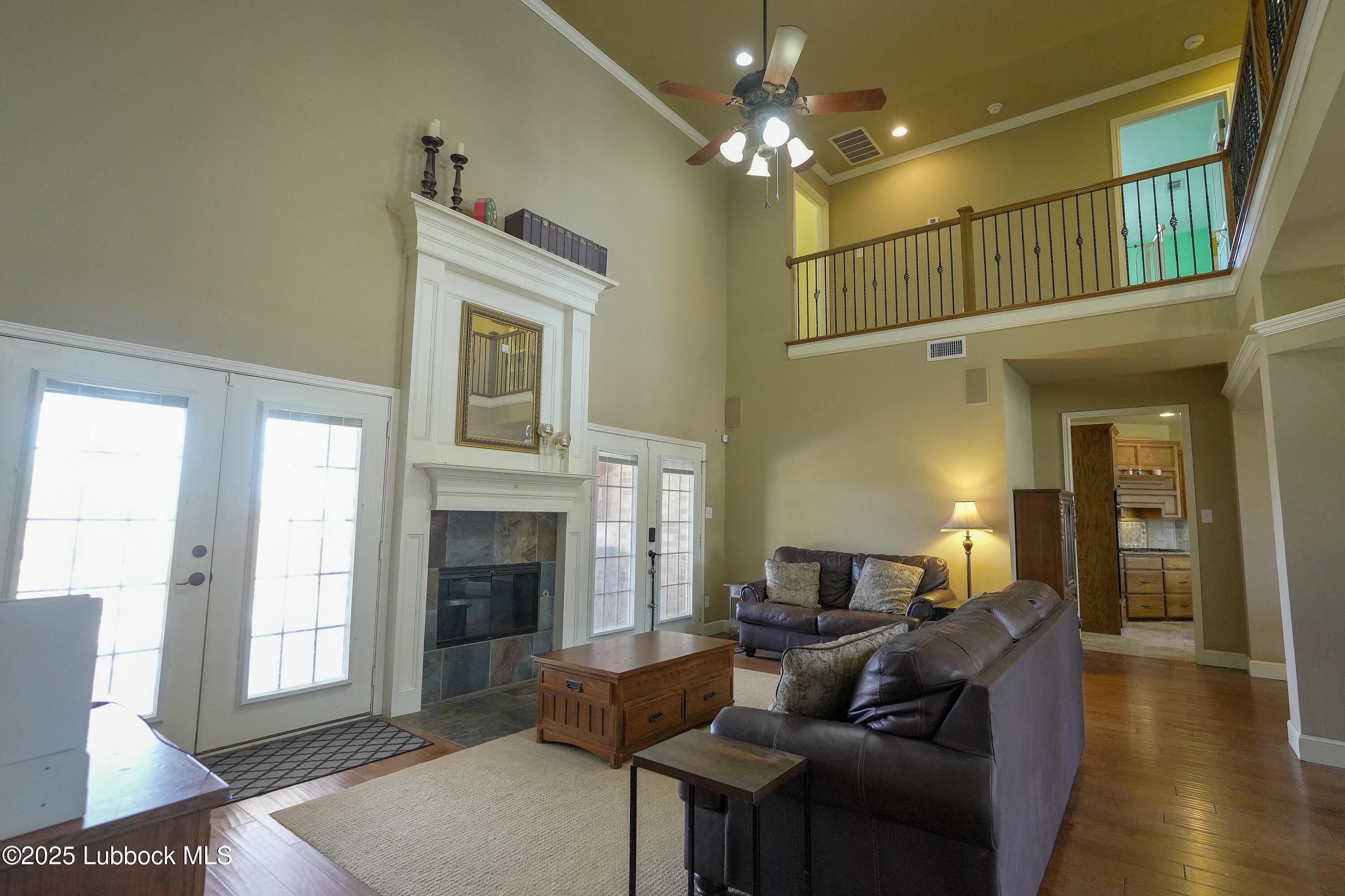 5904 110th Street Lubbock, TX 79424 - Photo 11 of 32 a living room with furniture