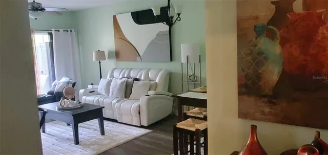 $194,999 | 9517 Amberdale Court, Unit 202, Riverview, FL 33578