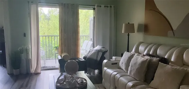 $194,999 | 9517 Amberdale Court, Unit 202, Riverview, FL 33578