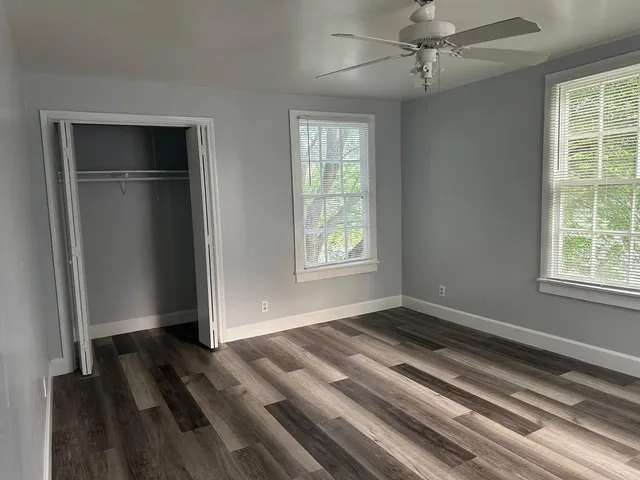 $1,150 | 800 Travis Street, Unit REDBUD, Columbus, TX 78934