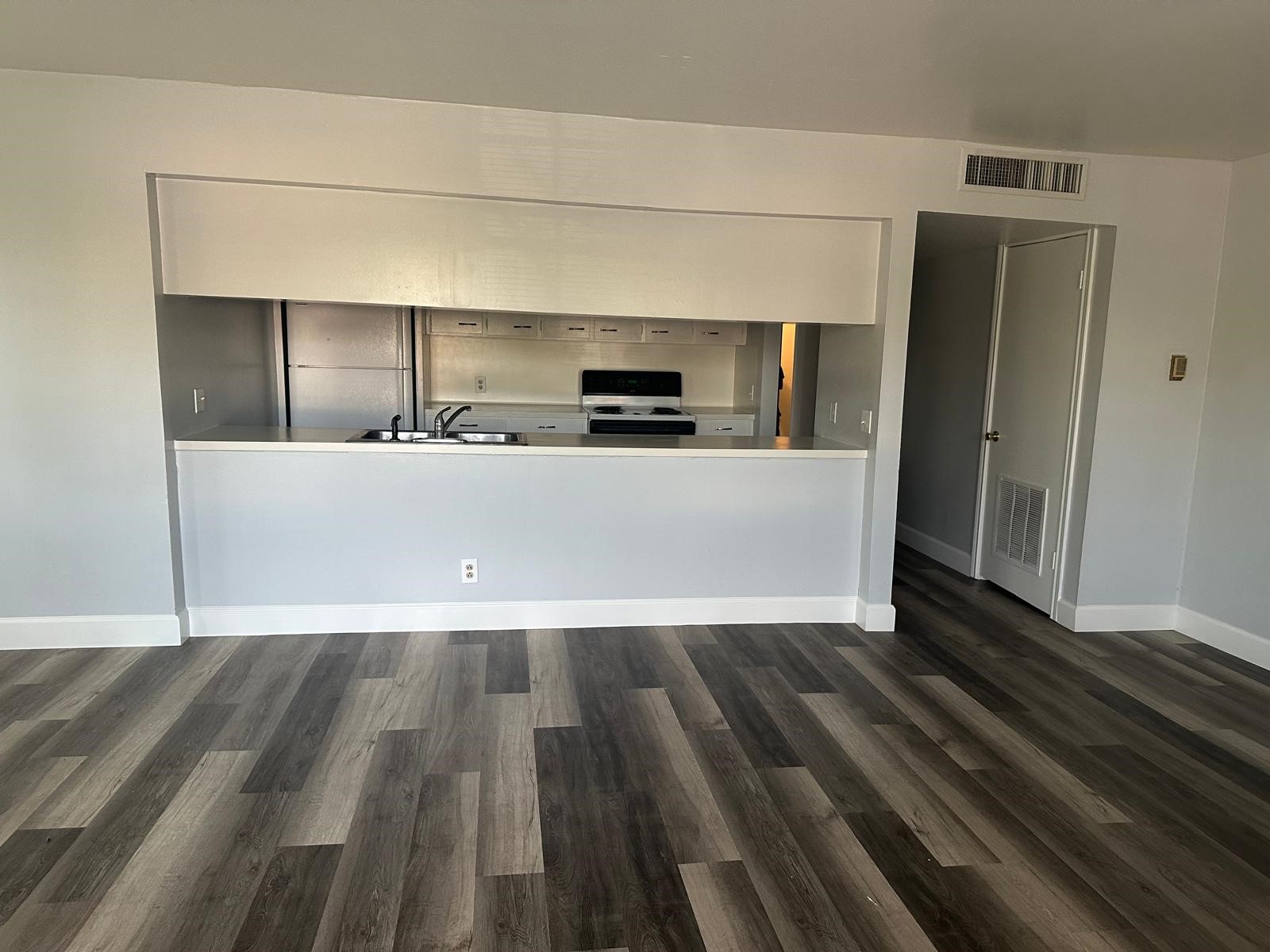 800 Travis Street, Unit REDBUD Columbus, TX 78934 - Photo 5 of 14