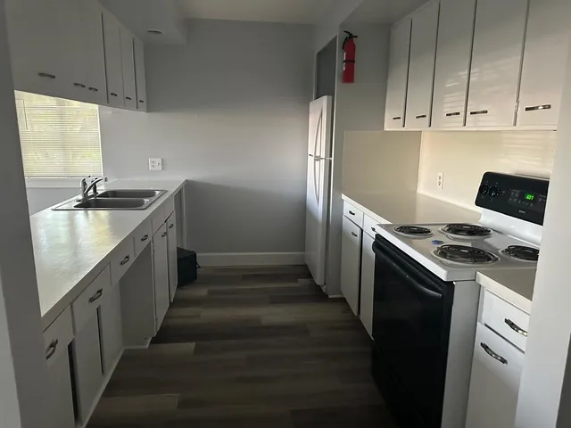 $1,150 | 800 Travis Street, Unit REDBUD, Columbus, TX 78934