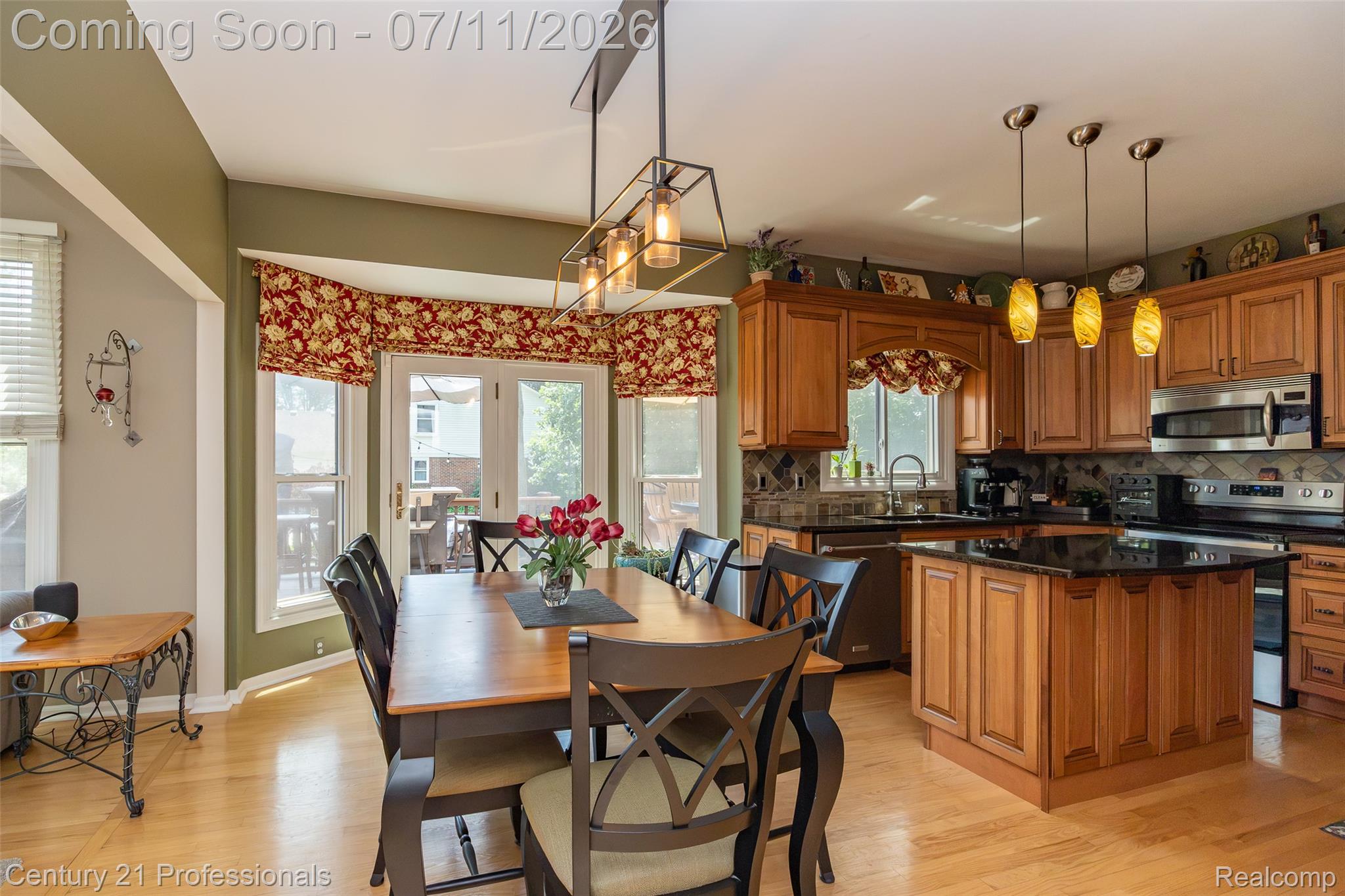689 Woodfield Way Rochester, MI 48307 - Photo 16 of 61 689_Woodfield_RHills_29.jpg
