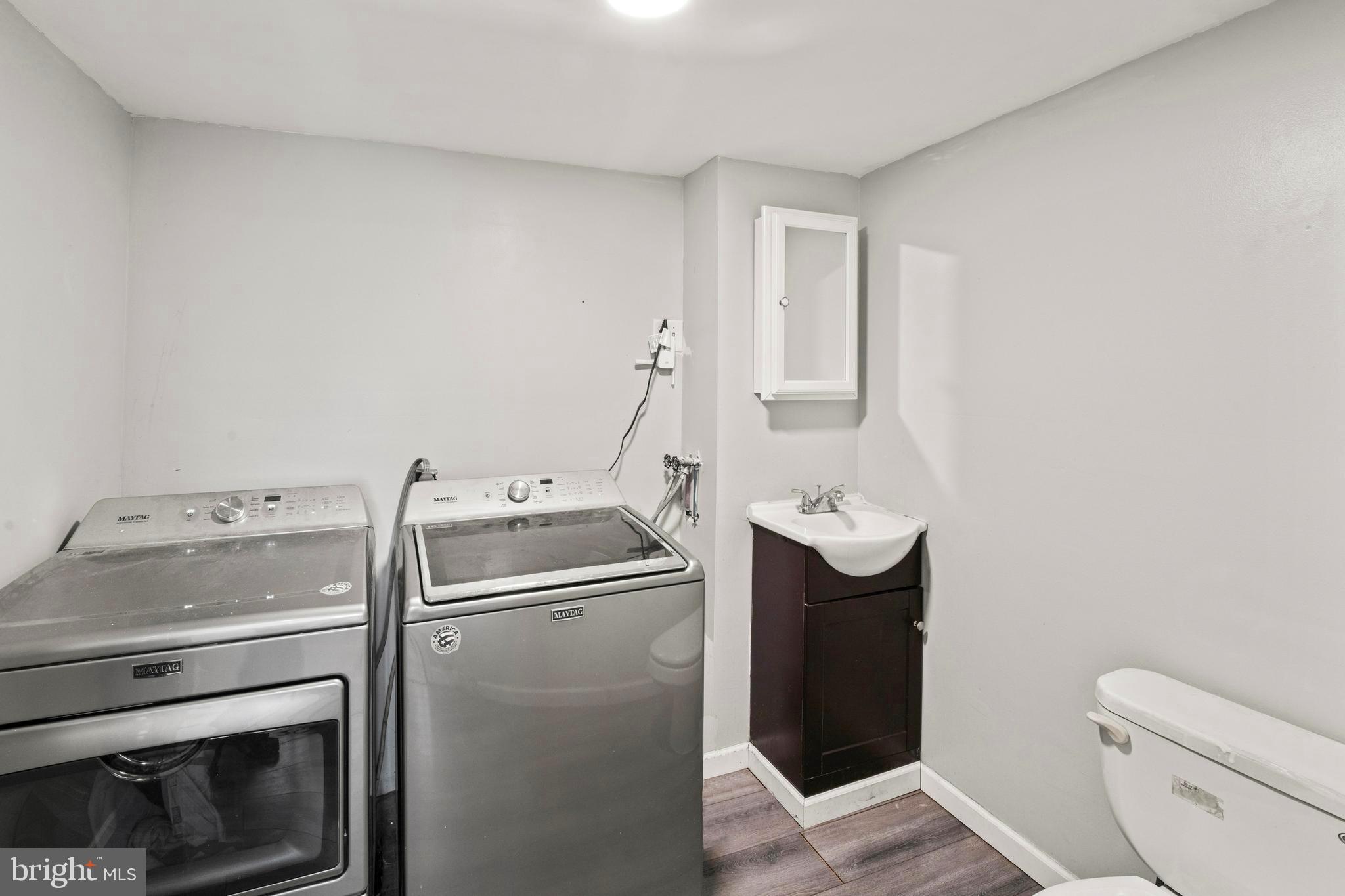 870 Downe Avenue Fortescue, NJ 08321 - Photo 20 of 26 a utility room with dryer and washer