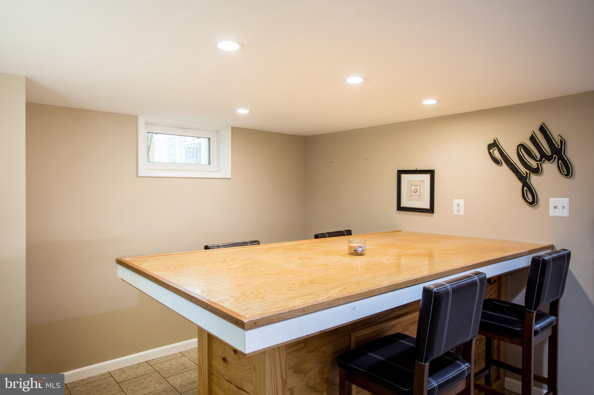 666 Hance Point Road North East, MD 21901 - Photo 16 of 36 LL bar/table