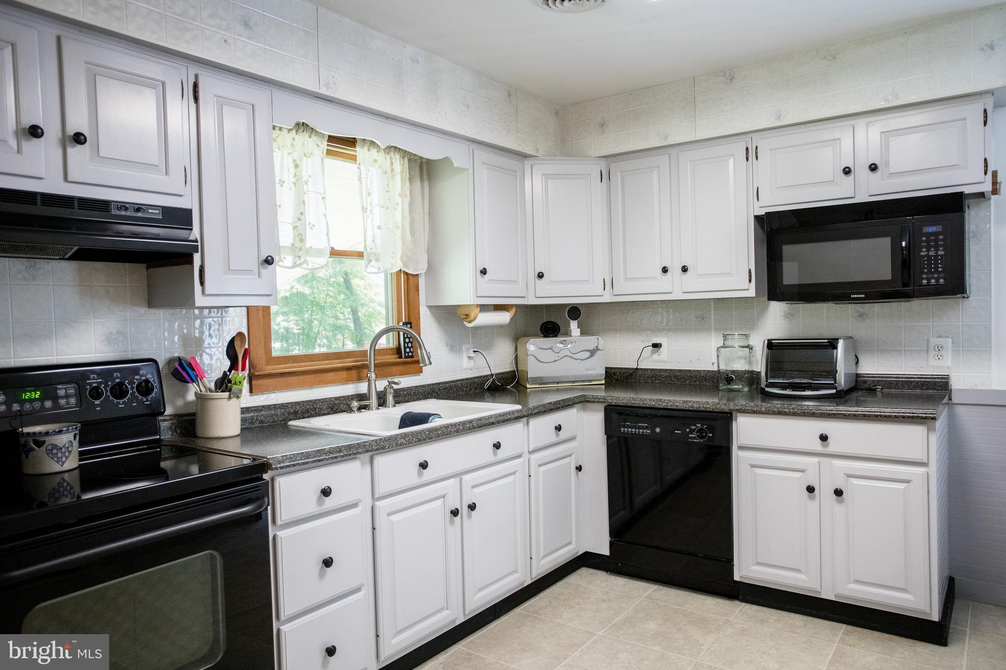 666 Hance Point Road North East, MD 21901 - Photo 7 of 36 Kitchen