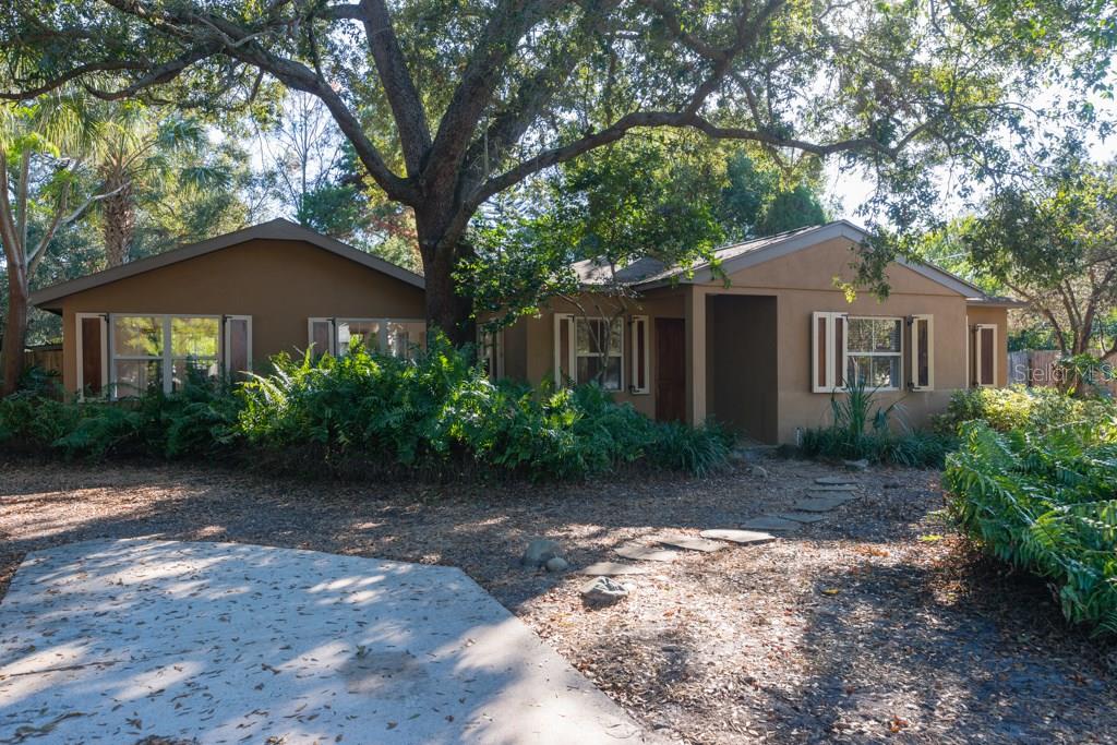6232 South Kelly Road Tampa, FL 33611 - Photo 1 of 1