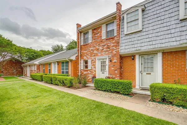 $215,000 | 1211 Roaring Springs Road, Fort Worth, TX 76114