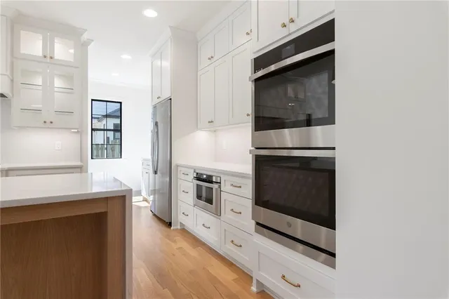 $1,500,000 | 4519 West 70th Street, Prairie Village, KS 66208