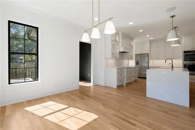 $1,500,000 | 4519 West 70th Street, Prairie Village, KS 66208