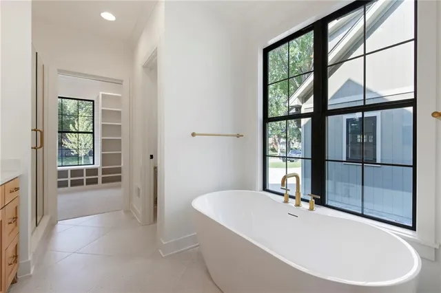 $1,500,000 | 4519 West 70th Street, Prairie Village, KS 66208