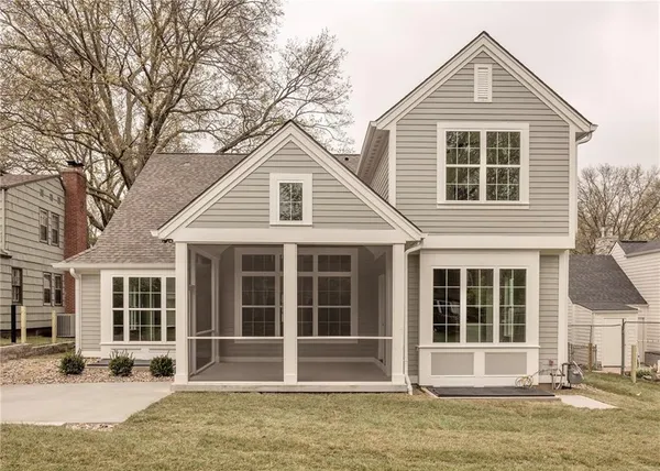 $1,500,000 | 4519 West 70th Street, Prairie Village, KS 66208