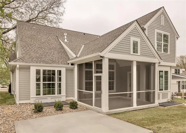 $1,500,000 | 4519 West 70th Street, Prairie Village, KS 66208