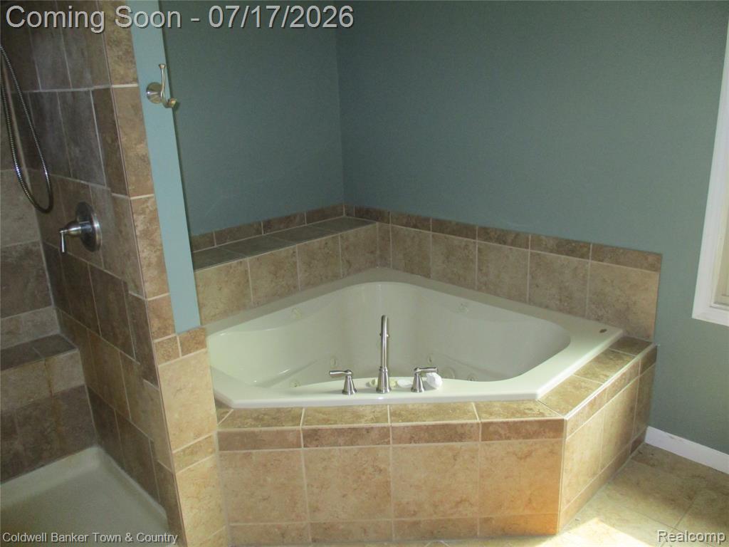 1996 Triangle Lake Road Howell, MI 48843 - Photo 16 of 32