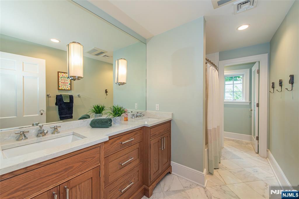 486 Ridgewood Avenue Glen Ridge, NJ 07028 - Photo 24 of 46 Gallery Image 24